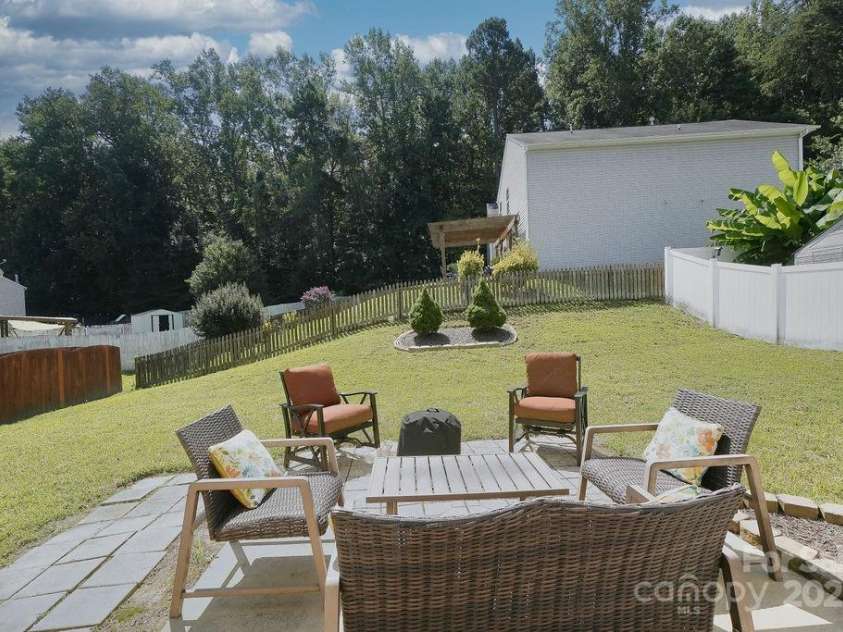 3130 Osceola Lane, Charlotte, NC 28269.  MLS# CAR4292809, YatesRealty ID 33967. 