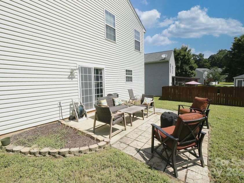 3130 Osceola Lane, Charlotte, NC 28269.  MLS# CAR4292809, YatesRealty ID 33967. 