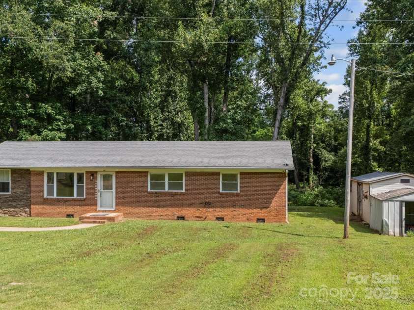 142 Hatcher Road, Shelby, NC 28150.  MLS# CAR4278201, YatesRealty ID 33968. 