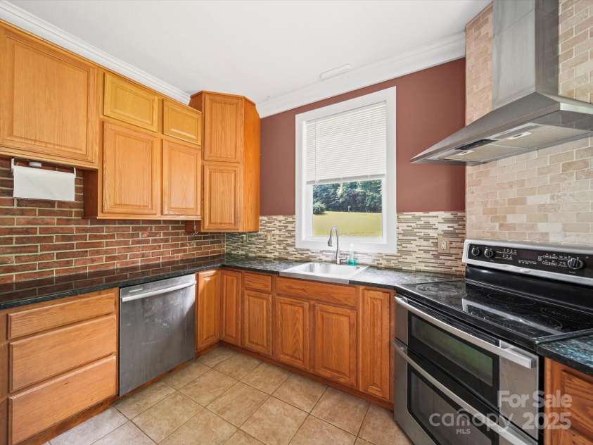 142 Hatcher Road, Shelby, NC 28150.  MLS# CAR4278201, YatesRealty ID 33968. 