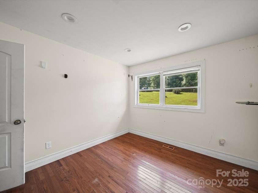 142 Hatcher Road, Shelby, NC 28150.  MLS# CAR4278201, YatesRealty ID 33968. 