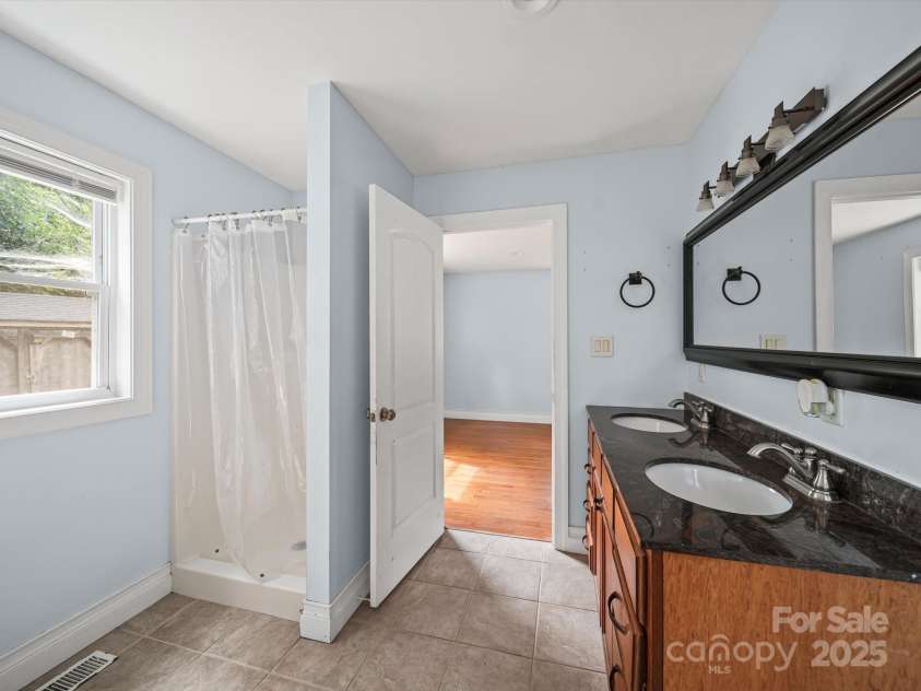 142 Hatcher Road, Shelby, NC 28150.  MLS# CAR4278201, YatesRealty ID 33968. 