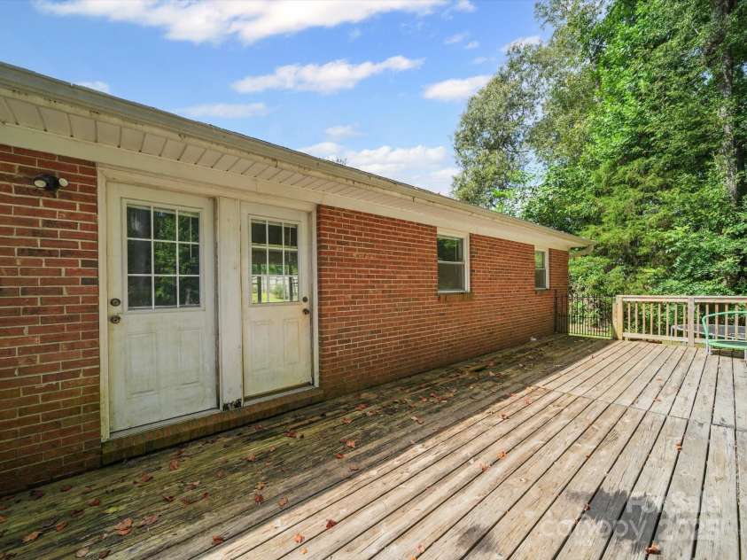 142 Hatcher Road, Shelby, NC 28150.  MLS# CAR4278201, YatesRealty ID 33968. 