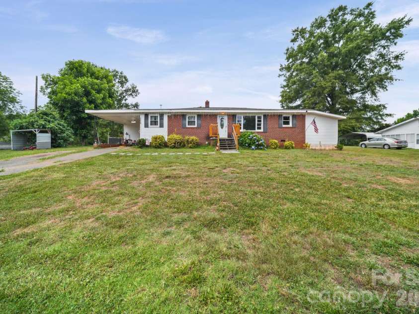 420 Bear Creek Road, Shelby, NC 28152.  MLS# CAR4398541, YatesRealty ID 33968. 