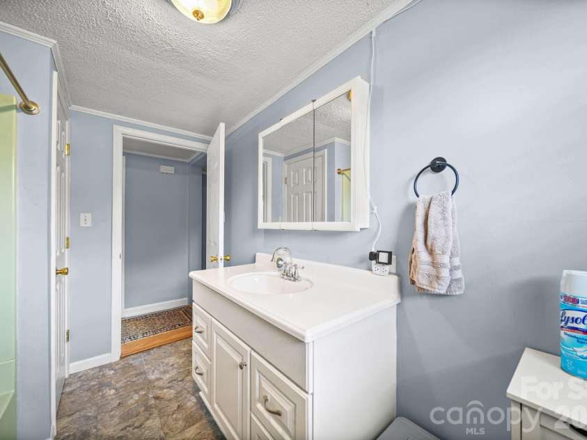 420 Bear Creek Road, Shelby, NC 28152.  MLS# CAR4398541, YatesRealty ID 33968. 