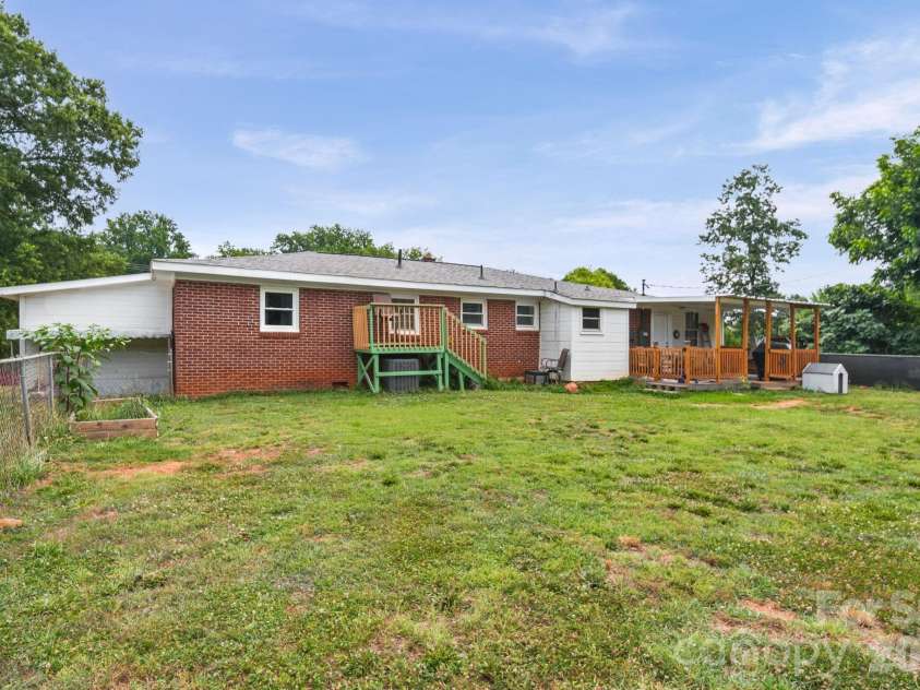 420 Bear Creek Road, Shelby, NC 28152.  MLS# CAR4398541, YatesRealty ID 33968. 