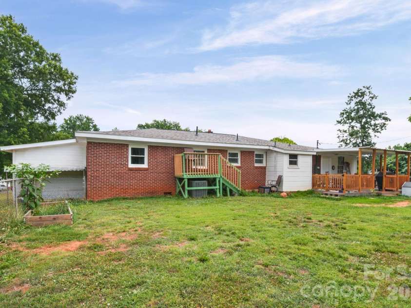 420 Bear Creek Road, Shelby, NC 28152.  MLS# CAR4398541, YatesRealty ID 33968. 