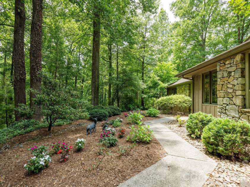117 Tarnhill Drive, Flat Rock, NC 28731.  MLS# CAR4395598, YatesRealty ID 33969. 