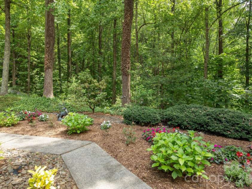 117 Tarnhill Drive, Flat Rock, NC 28731.  MLS# CAR4395598, YatesRealty ID 33969. 