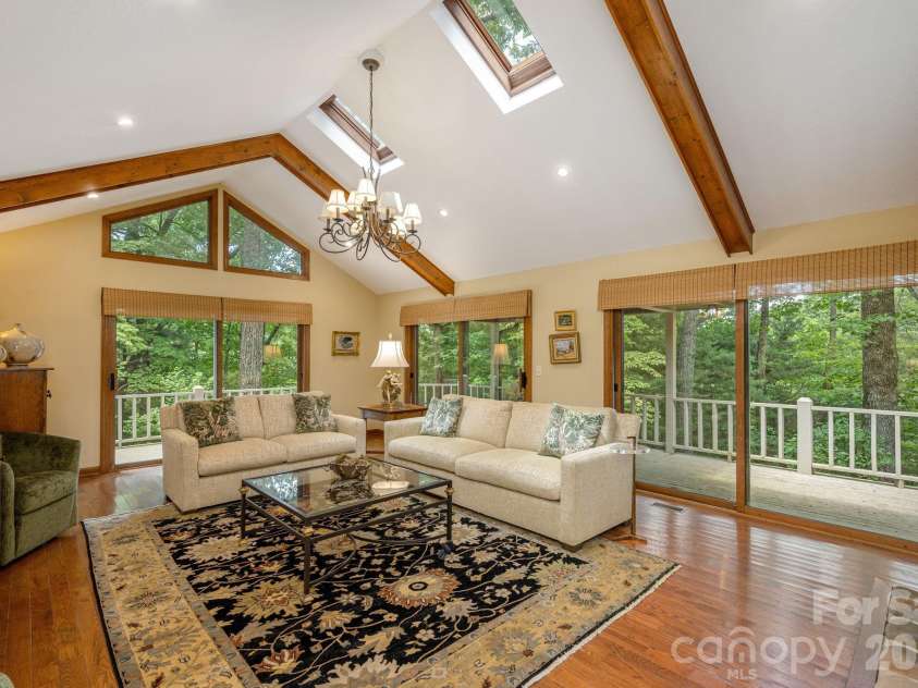 117 Tarnhill Drive, Flat Rock, NC 28731.  MLS# CAR4395598, YatesRealty ID 33969. 