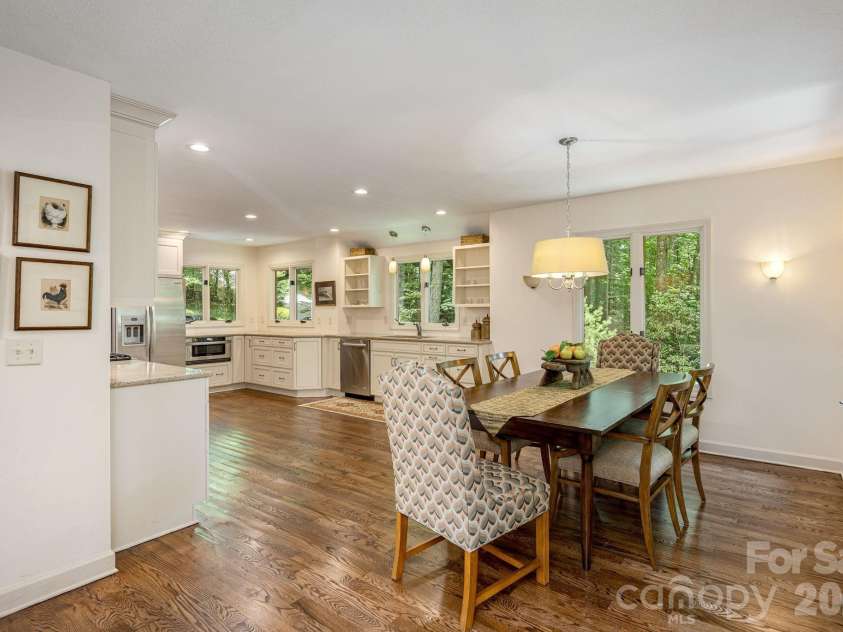 117 Tarnhill Drive, Flat Rock, NC 28731.  MLS# CAR4395598, YatesRealty ID 33969. 