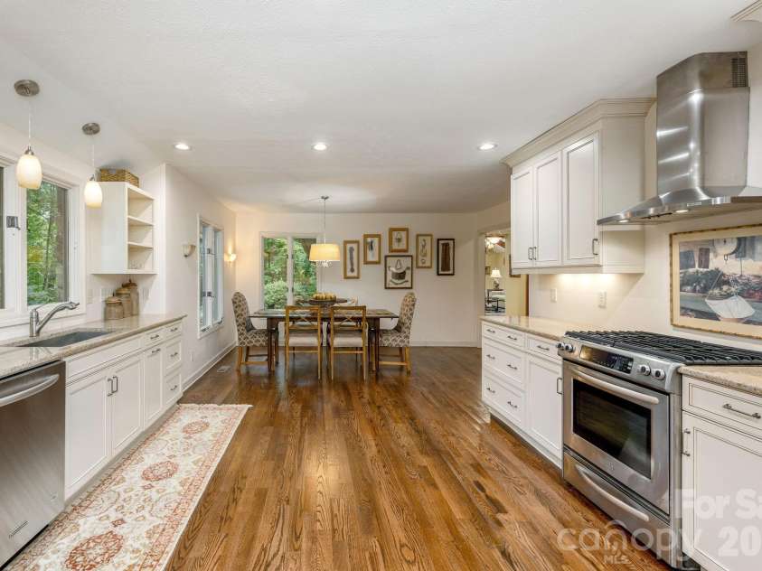 117 Tarnhill Drive, Flat Rock, NC 28731.  MLS# CAR4395598, YatesRealty ID 33969. 