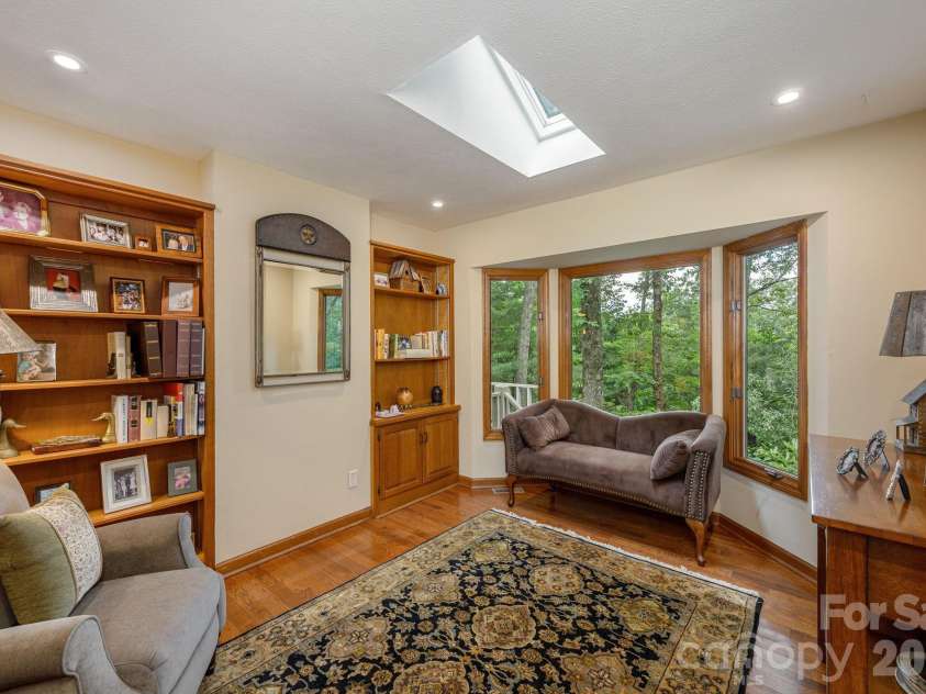 117 Tarnhill Drive, Flat Rock, NC 28731.  MLS# CAR4395598, YatesRealty ID 33969. 