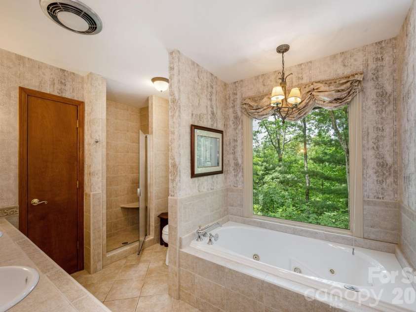 117 Tarnhill Drive, Flat Rock, NC 28731.  MLS# CAR4395598, YatesRealty ID 33969. 