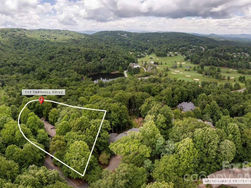 117 Tarnhill Drive, Flat Rock, NC 28731.  MLS# CAR4395598, YatesRealty ID 33969. 