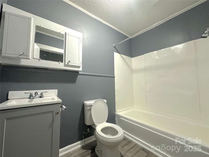 815 Weldon Street, Gastonia, NC 28052.  MLS# CAR4288769, YatesRealty ID 33969. 