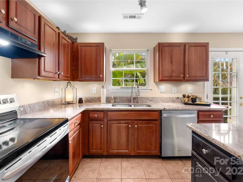 112 Saye Place, Mooresville, NC 28115.  MLS# CAR4238613, YatesRealty ID 3397. 
