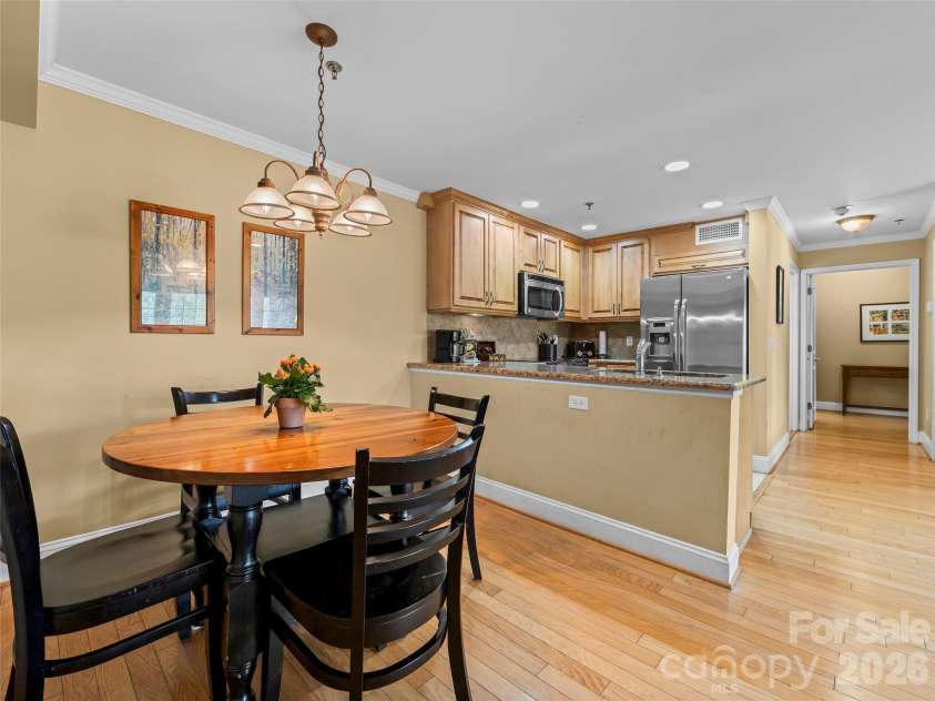 310 Bowling Park Road, Asheville, NC 28803.  MLS# CAR4398143, YatesRealty ID 33970. 