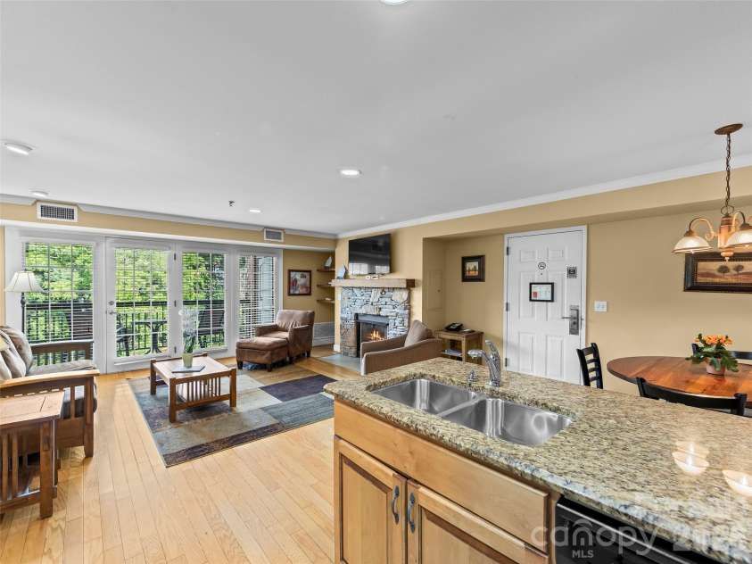 310 Bowling Park Road, Asheville, NC 28803.  MLS# CAR4398143, YatesRealty ID 33970. 
