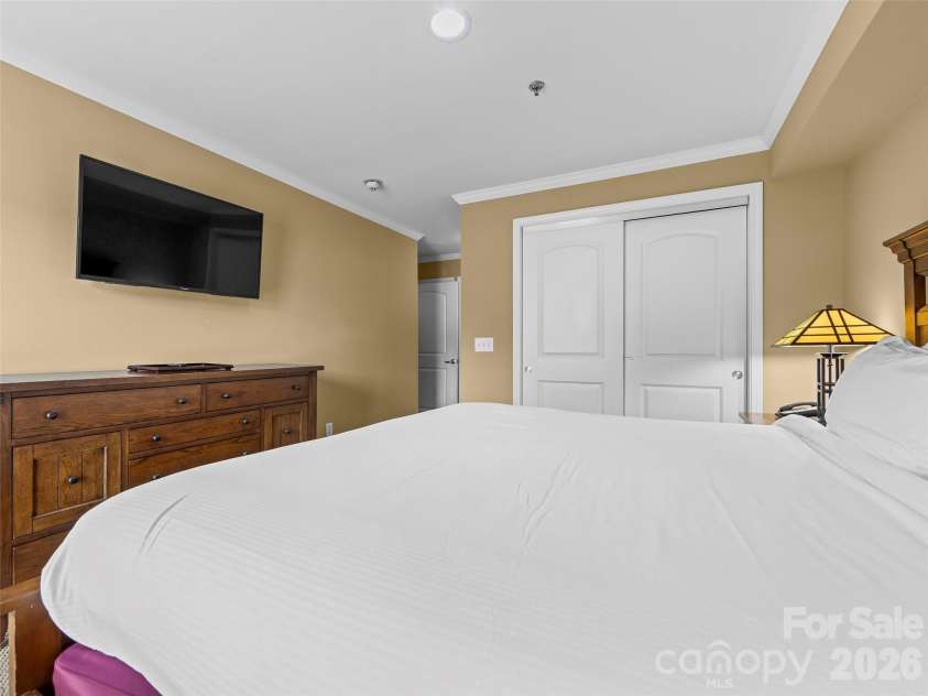 310 Bowling Park Road, Asheville, NC 28803.  MLS# CAR4398143, YatesRealty ID 33970. 