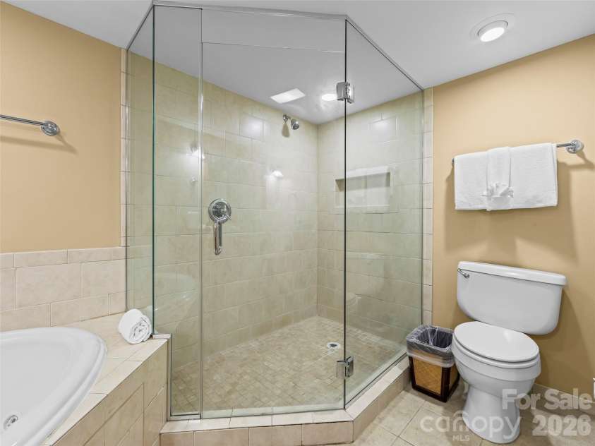 310 Bowling Park Road, Asheville, NC 28803.  MLS# CAR4398143, YatesRealty ID 33970. 