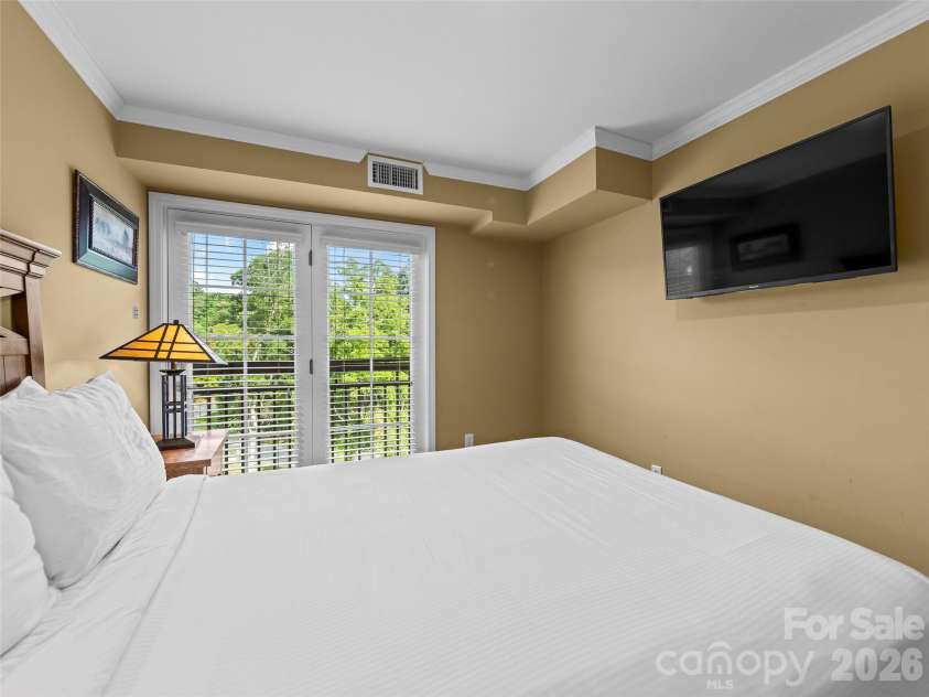 310 Bowling Park Road, Asheville, NC 28803.  MLS# CAR4398143, YatesRealty ID 33970. 