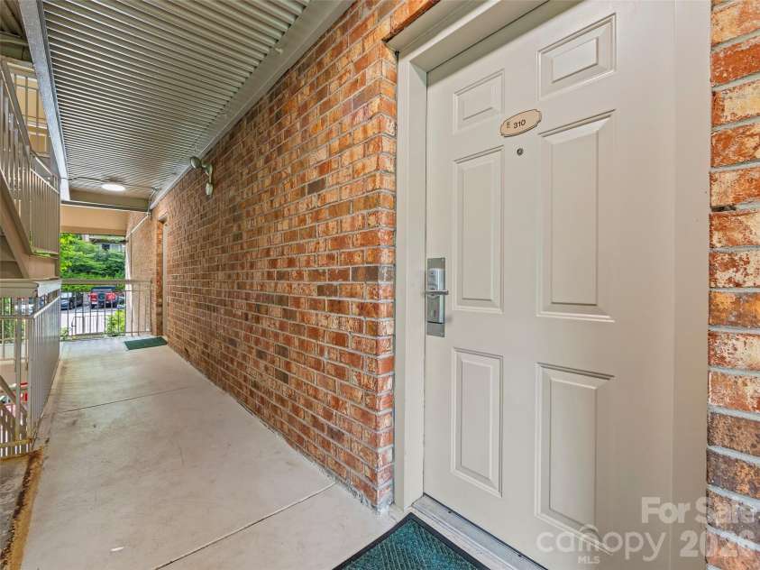 310 Bowling Park Road, Asheville, NC 28803.  MLS# CAR4398143, YatesRealty ID 33970. 