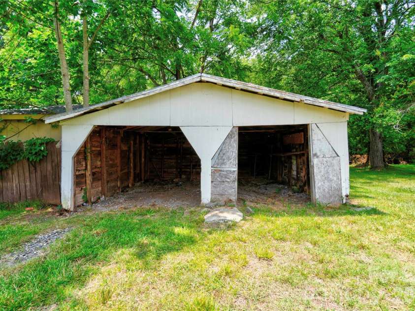 1813 Saint Marks Church Road, Crouse, NC 28033.  MLS# CAR4396855, YatesRealty ID 33971. 