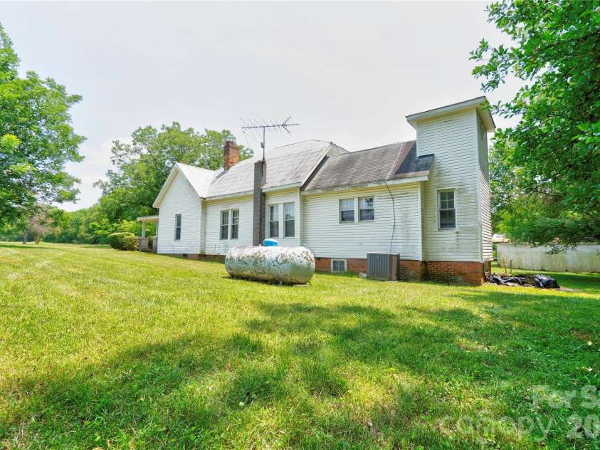 1813 Saint Marks Church Road, Crouse, NC 28033.  MLS# CAR4396855, YatesRealty ID 33971. 