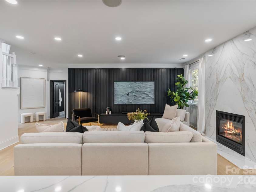 11009 Royal Colony Drive, Waxhaw, NC 28173.  MLS# CAR4295056, YatesRealty ID 33972. 