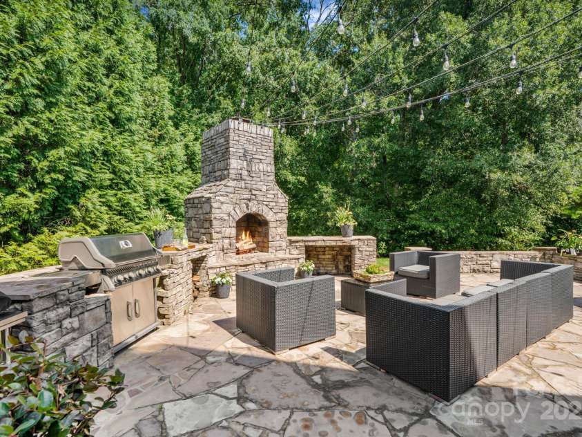 11009 Royal Colony Drive, Waxhaw, NC 28173.  MLS# CAR4295056, YatesRealty ID 33972. 