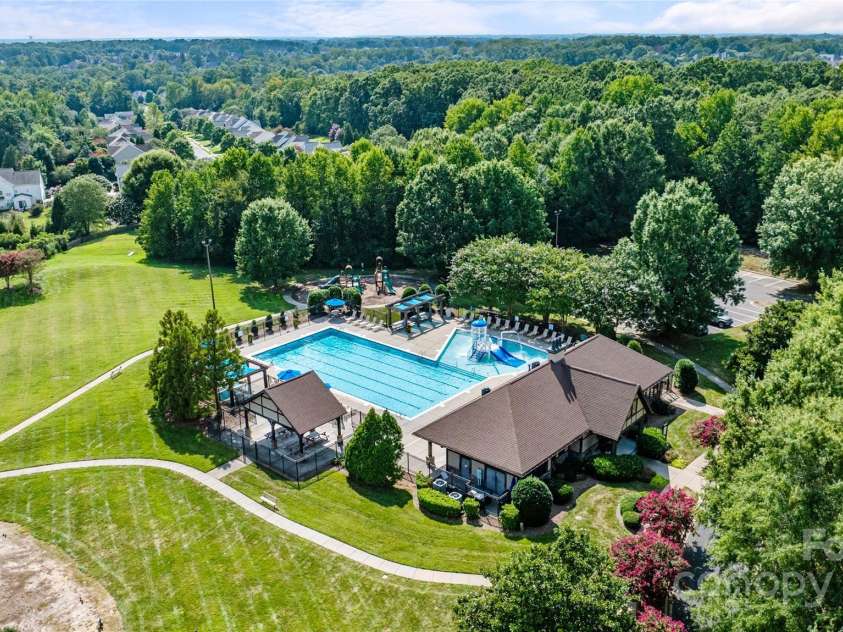 11009 Royal Colony Drive, Waxhaw, NC 28173.  MLS# CAR4295056, YatesRealty ID 33972. 