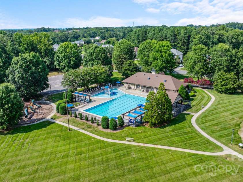 11009 Royal Colony Drive, Waxhaw, NC 28173.  MLS# CAR4295056, YatesRealty ID 33972. 