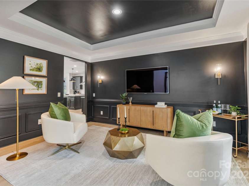 11009 Royal Colony Drive, Waxhaw, NC 28173.  MLS# CAR4295056, YatesRealty ID 33972. Dining room