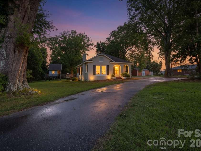 623 Ohio Avenue, Bessemer City, NC 28016.  MLS# CAR4398563, YatesRealty ID 33972. 