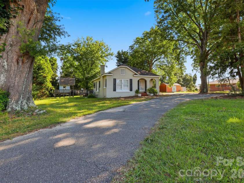 623 Ohio Avenue, Bessemer City, NC 28016.  MLS# CAR4398563, YatesRealty ID 33972. 