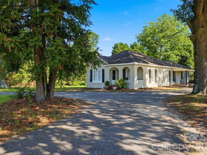 623 Ohio Avenue, Bessemer City, NC 28016.  MLS# CAR4398563, YatesRealty ID 33972. 