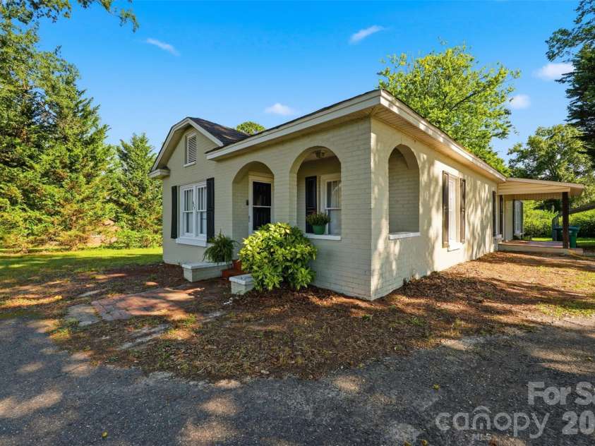 623 Ohio Avenue, Bessemer City, NC 28016.  MLS# CAR4398563, YatesRealty ID 33972. 