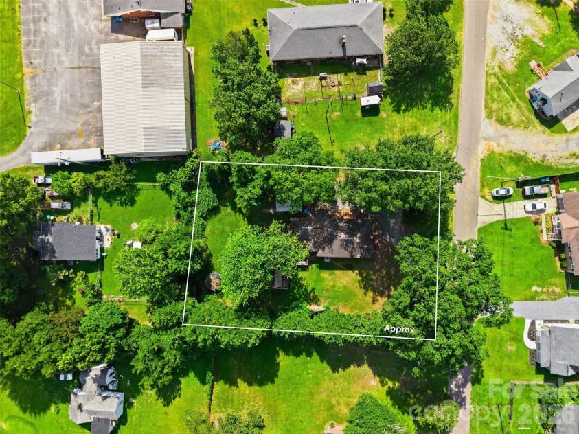 623 Ohio Avenue, Bessemer City, NC 28016.  MLS# CAR4398563, YatesRealty ID 33972. 