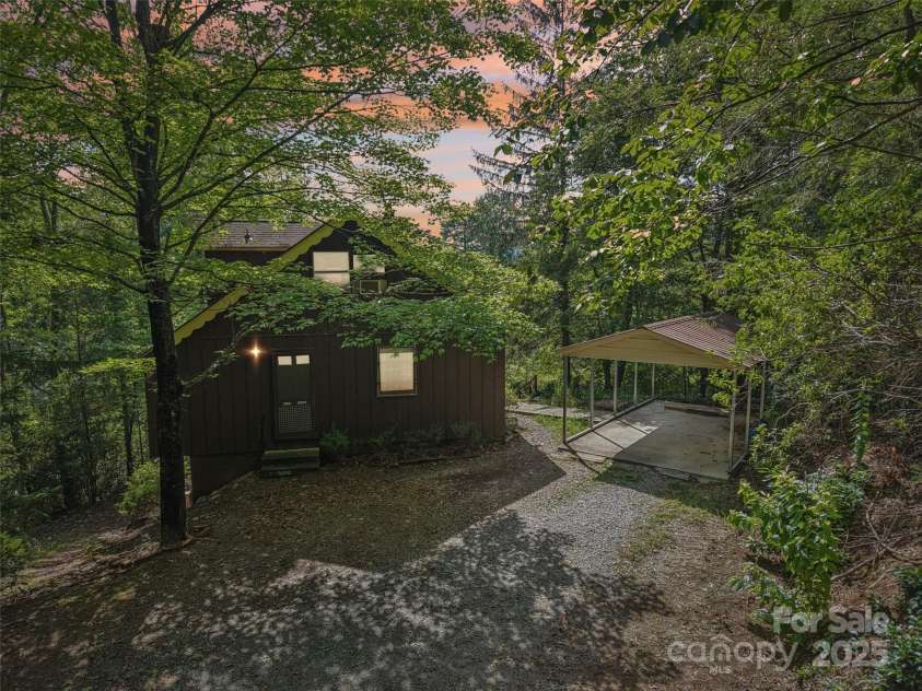 32 Old Little Mountain Road, Pisgah Forest, NC 28768.  MLS# CAR4293135, YatesRealty ID 33973. 