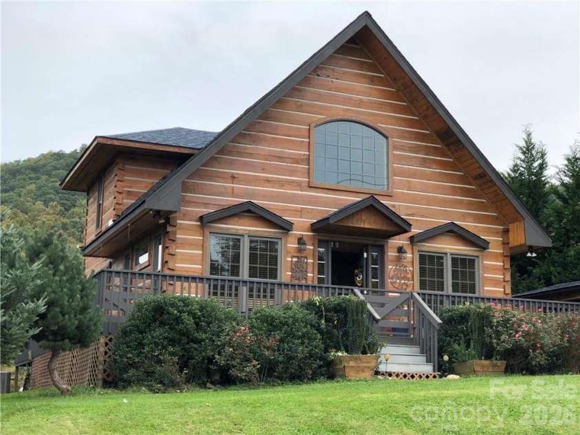 836 Burney Mountain Road, Fletcher, NC 28732.  MLS# CAR4398435, YatesRealty ID 33973. 