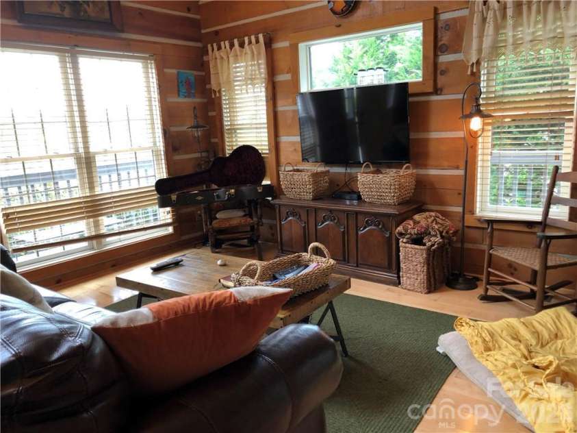 836 Burney Mountain Road, Fletcher, NC 28732.  MLS# CAR4398435, YatesRealty ID 33973. 