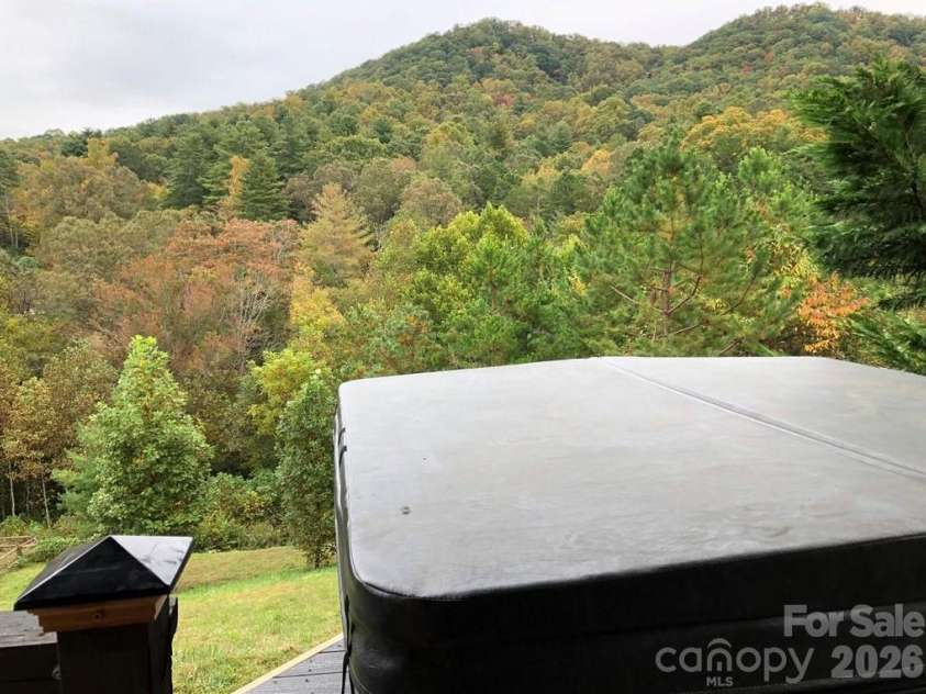 836 Burney Mountain Road, Fletcher, NC 28732.  MLS# CAR4398435, YatesRealty ID 33973. 