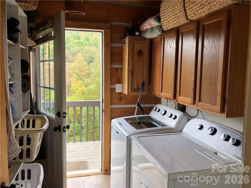 836 Burney Mountain Road, Fletcher, NC 28732.  MLS# CAR4398435, YatesRealty ID 33973. 