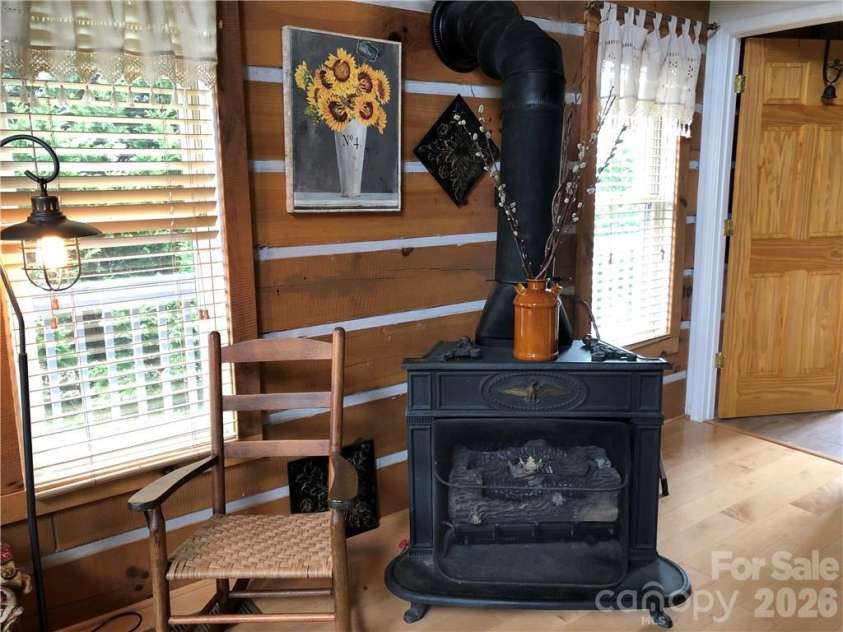 836 Burney Mountain Road, Fletcher, NC 28732.  MLS# CAR4398435, YatesRealty ID 33973. 