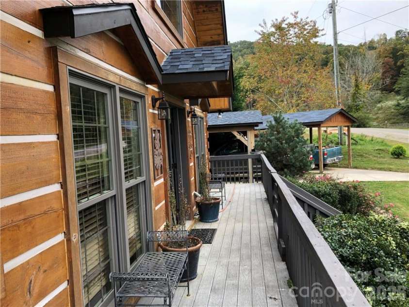 836 Burney Mountain Road, Fletcher, NC 28732.  MLS# CAR4398435, YatesRealty ID 33973. 