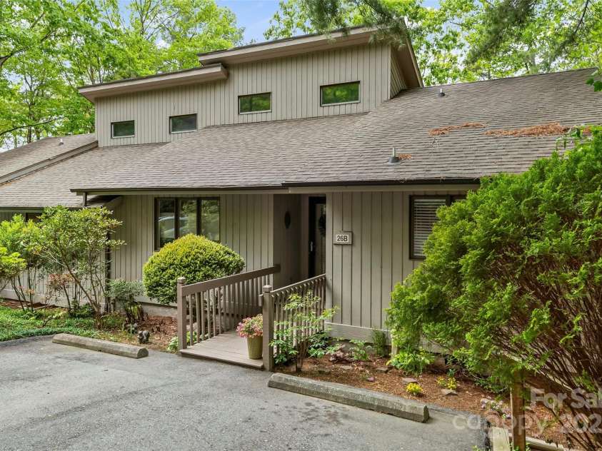 26B Cedarwood Trail, Asheville, NC 28803.  MLS# CAR4271410, YatesRealty ID 33974. 