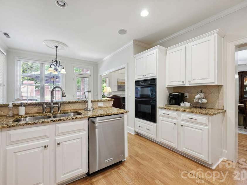3128 Ethereal Lane, Charlotte, NC 28226.  MLS# CAR4398508, YatesRealty ID 33974. 
