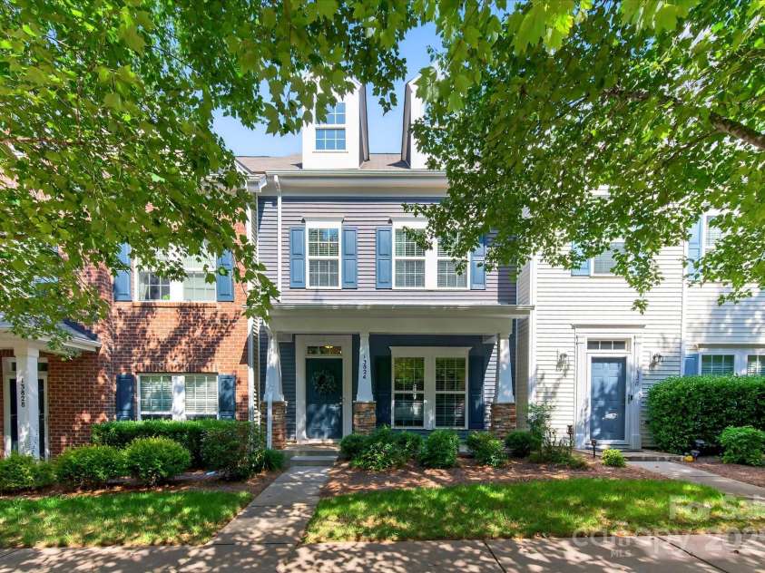 13824 Cypress Woods Drive, Huntersville, NC 28078.  MLS# CAR4290807, YatesRealty ID 33975. 