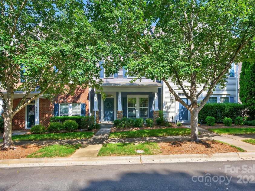 13824 Cypress Woods Drive, Huntersville, NC 28078.  MLS# CAR4290807, YatesRealty ID 33975. 